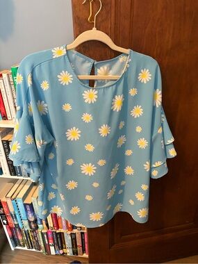 Blue Daisy Print Women’s Blouse